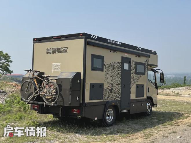 忧配独立厨房内部有大炕和家里一样爱游戏30万级房车天花板！水电无