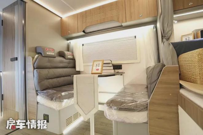 忧配独立厨房内部有大炕和家里一样爱游戏30万级房车天花板！水电无(图4)
