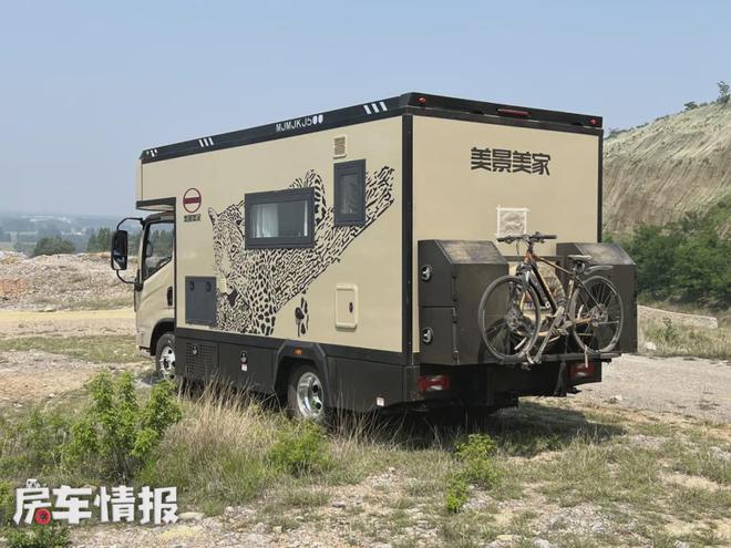 忧配独立厨房内部有大炕和家里一样爱游戏30万级房车天花板！水电无(图2)