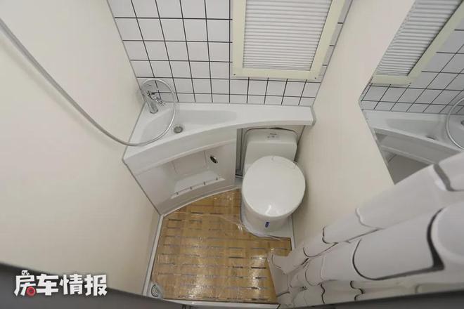 忧配独立厨房内部有大炕和家里一样爱游戏30万级房车天花板！水电无(图3)