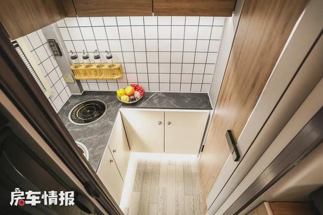 忧配独立厨房内部有大炕和家里一样爱游戏30万级房车天花板！水电无(图5)