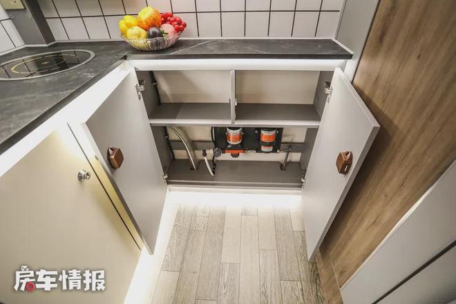 忧配独立厨房内部有大炕和家里一样爱游戏30万级房车天花板！水电无(图7)